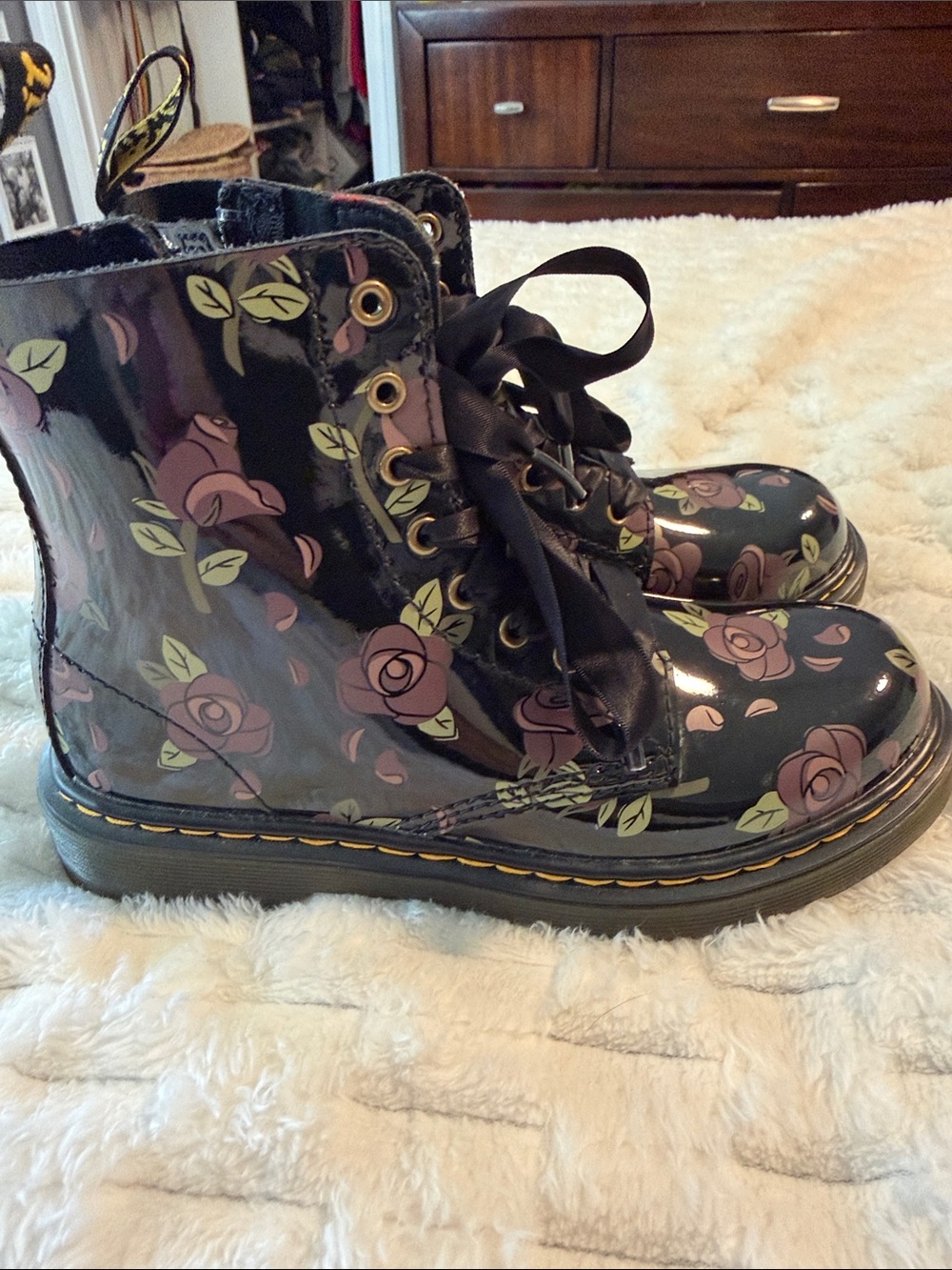 Dr. Martens Black Patent Rose Print Kids Lace-Up Boots